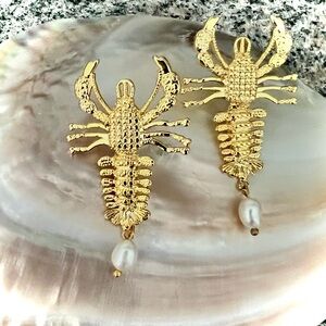 NWT Lobster Earrings w/ Pearl Drop